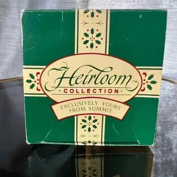 1989 heirloom collection, vintage Christmas tree ornament - Picture 3 of 7